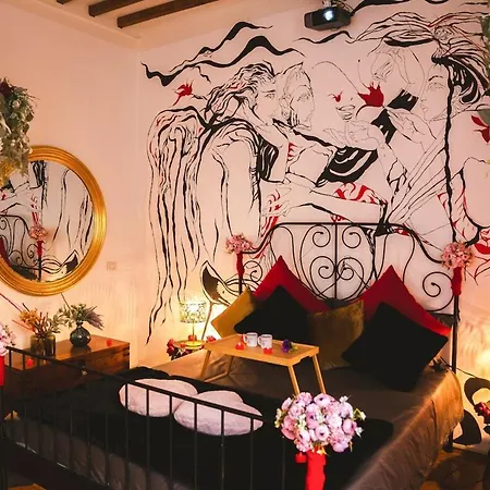 Lunar Artistic Loft Piza