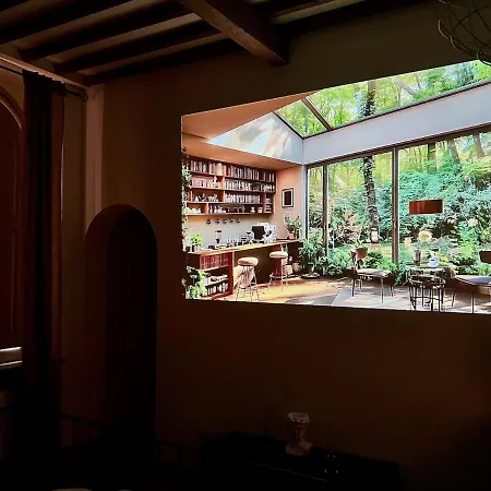 Lunar Artistic Loft Piza